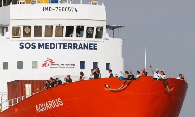 Η Γαλλία δεν δέχεται το πλοίο Αquarius να αποβιβάσει μετανάστες